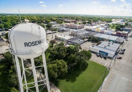Rosenberg Texas water tower near local neighborhoods and homes for sale